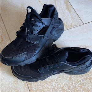 nike black huarache